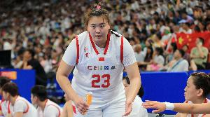🏀田媛媛末节狂砍14分救主 中国大运女篮逆转日本晋级四强