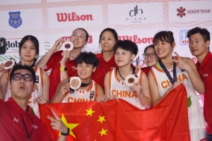 👀媒体人：国内U19打法最接近田中心的是湖北队的王嘉欣