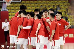 媒体人：中国男篮得分效率还是太低了 缺少高水平持球手