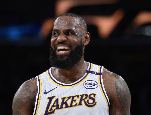 詹姆斯创纪录：在三个十年期内均得分破万 NBA历史唯一👍🤯