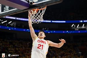 半场战报-次节后半段被打9-2 中国男篮42-35领先波黑男篮