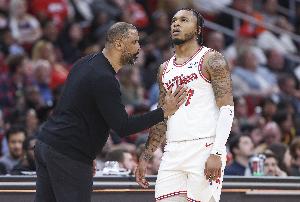 白魔：刚进NBA时没在防守端投入 但在乌度卡手下不防守就无法上场