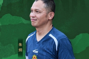 即日起，朱炯先生将不再担任贵州筑城竞技足球俱乐部主教练一职