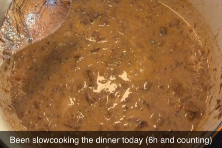 能好吃吗？哈兰德晒晚餐被球迷调侃像排泄物，回复看着恶心但好吃
