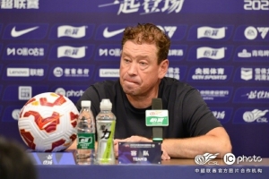 斯卢茨基：我认为今天阿马杜发挥得非常好 很感谢球员们的努力