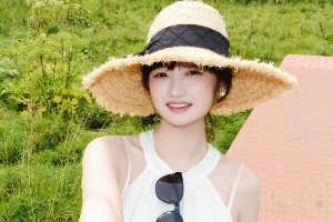 💗男友视角！绯闻女友晒美照 杨瀚森的手疑似出镜