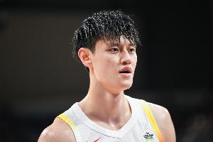 媒体人：越来越多的中国球员走出去 这是我们希望看到的好事