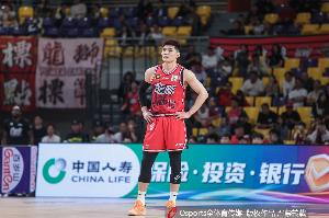媒体人:联赛防周琦哈雷尔后 李祥波对大多数亚洲内线难度降低不少