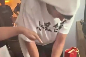 小李飞刀上线！里夫斯学习木匠专业知识 有声有色
