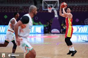 三分雨！中国男篮今日三分28投15中 产效皆远超印度男篮