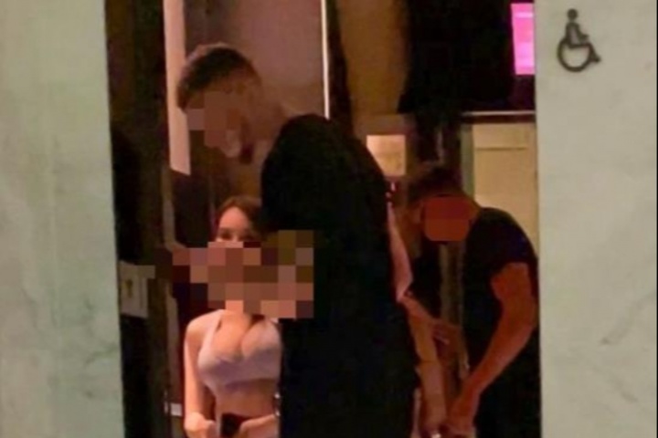 挑战自己的软肋👀小波特曾与成人女星录播客 还约会跨性别网红