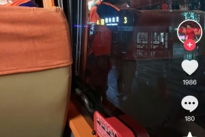 两度遭遇航班取消&深夜抵达深圳，谢文能社媒晒照：好事多磨