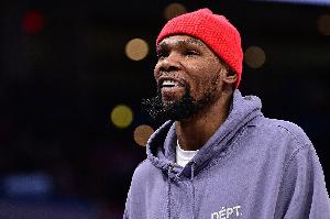 为什么人们更喜欢三分而不是中距离？KD：数据分析贬低了它