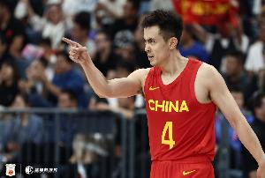 心系球队！赵继伟更博庆祝男篮获胜：真完美！真激动！真牛逼！