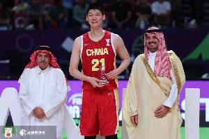 媒体人：胡金秋的护筐不够好 但他在进攻端的表现实在耀眼