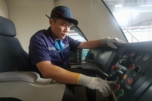 公交维修工踢进汉超赛场！龙凯：汉超让我重拾少年时代的足球梦