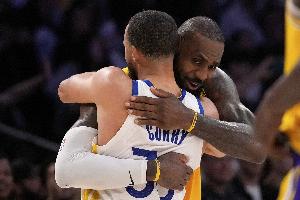 调停詹库大战！饭圈嘲讽库里中国行 詹库等众多NBA球迷联合反击