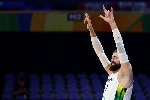 立陶宛大铁锤！瓦兰丘纳斯13中7砍下全场最高18分9板 正负值达+24