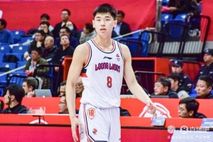 媒体人：广东得到崔永熙和焦泊乔后 锋线短板直接变成了锋线优势