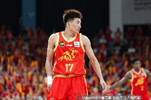 广厦总经理：夺冠有运气成分 孙铭徽左腿胫骨骨裂 他打消炎针上场