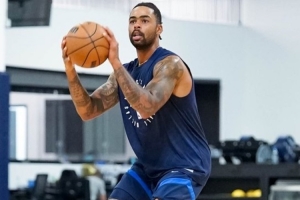 开练&期待新赛季！独行侠官方晒新援拉塞尔多张训练照