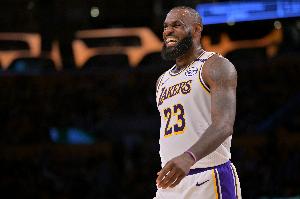 Shams：詹姆斯并没有参与湖人的运营 他一直在享受他的夏天