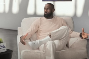 詹姆斯:我仍然喜欢上场训练 喜欢看球穿过篮网 仍有新秀般的感觉