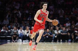 表现全能！基迪上半场7中4 拿到12分4篮板5助攻数据