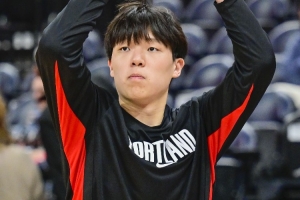 解说:杨瀚森依旧没能获得登场时间 静下心来多练 总会有机会的