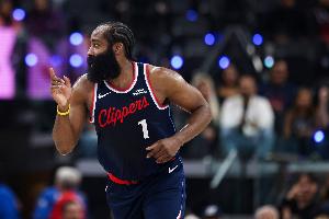 哈登：我们还没打出任何连续性 一旦有了一些连续性 那会帮到我们