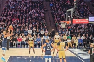 准备了个啥？🤦‍♂️戈贝尔罚球离谱三不沾 主场观众狂嘘