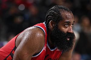 真就一辈子牛马命?36岁的哈登仍扛着看不到希望的快船艰难前进