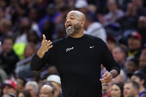 比克斯塔夫：防守是我们的根基 我们得有不自满保持渴望的心态