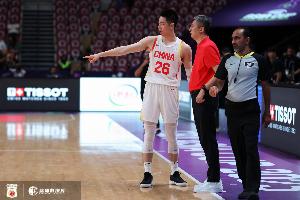 解说:一场比赛只准备一种方式就想打败对手 那中国男篮太轻敌了