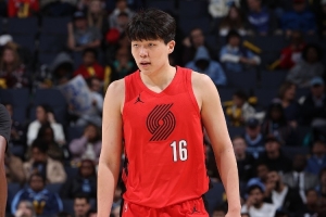 开拓者媒体人：很好奇杨瀚森在收获经验&付出努力后会如何蜕变？