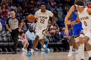 【菜鸟】费尔斯19分7板奎因17分7助双星闪耀 高材生雷诺15分9板