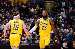 夸梅：詹姆斯不会允许落选秀里夫斯胜过自己 这会影响历史地位