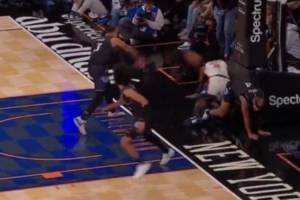 贝恩谈此前拿球砸阿努诺比：不是故意的 只是太用力了