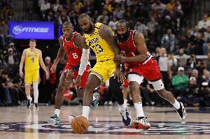 洛杉矶德比！ESPN预测明天胜率：湖人53.4% 快船46.6%