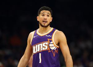 布克20%触球被包夹仅次于字母哥！马威：这让我能有轻松得分机会