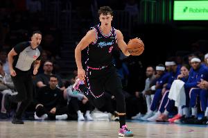 高效又全面！拉松首发26分钟 9中7砍下16分6板9助