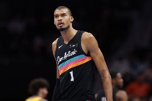 今天马刺迎战魔术 文班亚马&卡斯尔出战成疑 索汉缺席比赛