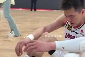 郭艾伦之前重返赛场打出精彩表现，赛后激动痛哭：我TM还能打球